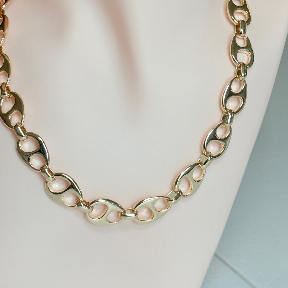 Gold Link Chain Necklace - Women's Fashion Jewelry - Picture 4 of 8